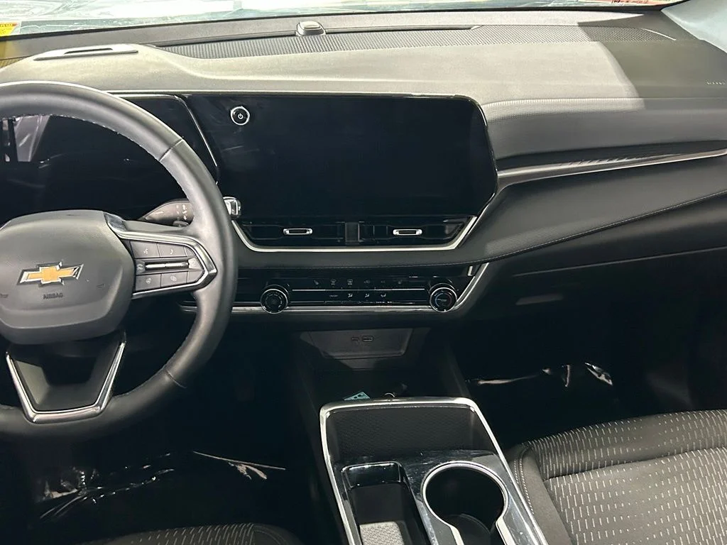 Used 2025 Sterling Gray Metallic Chevrolet LT image 9