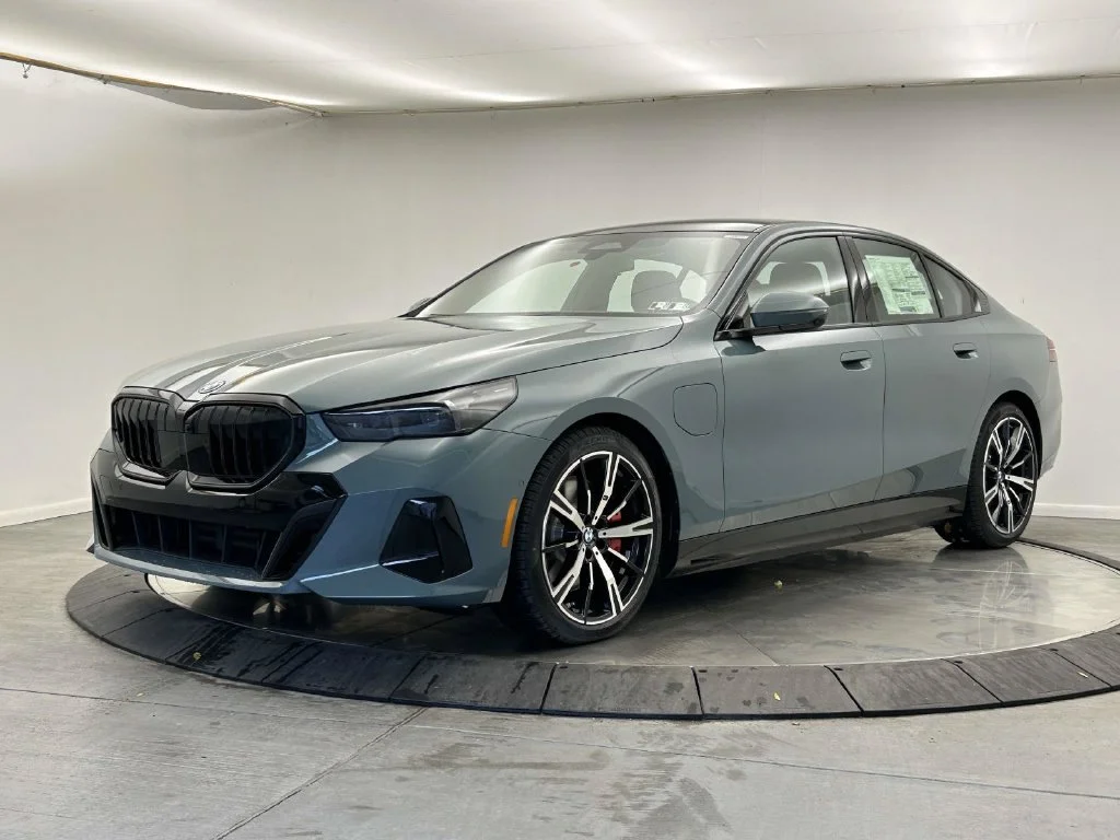 2027 BMW 5 Series 550e