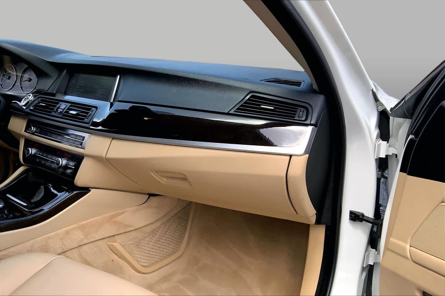 Used 2014 Mineral White Metallic BMW 535i xDrive image 19