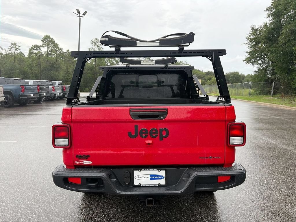 Used 2022 Red Jeep Texas Trail image 5