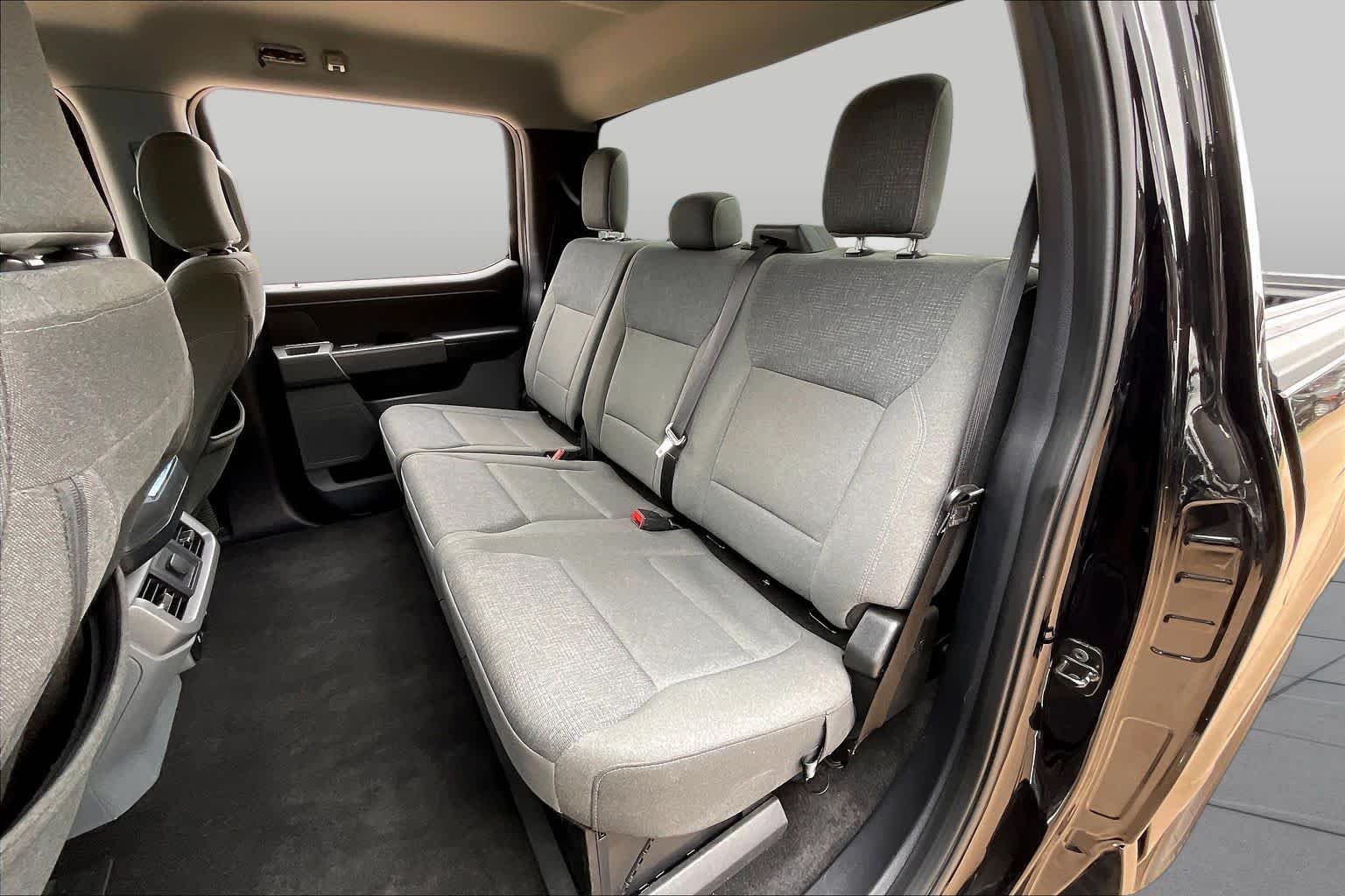 Used 2024 Agate Black Ford XLT image 19