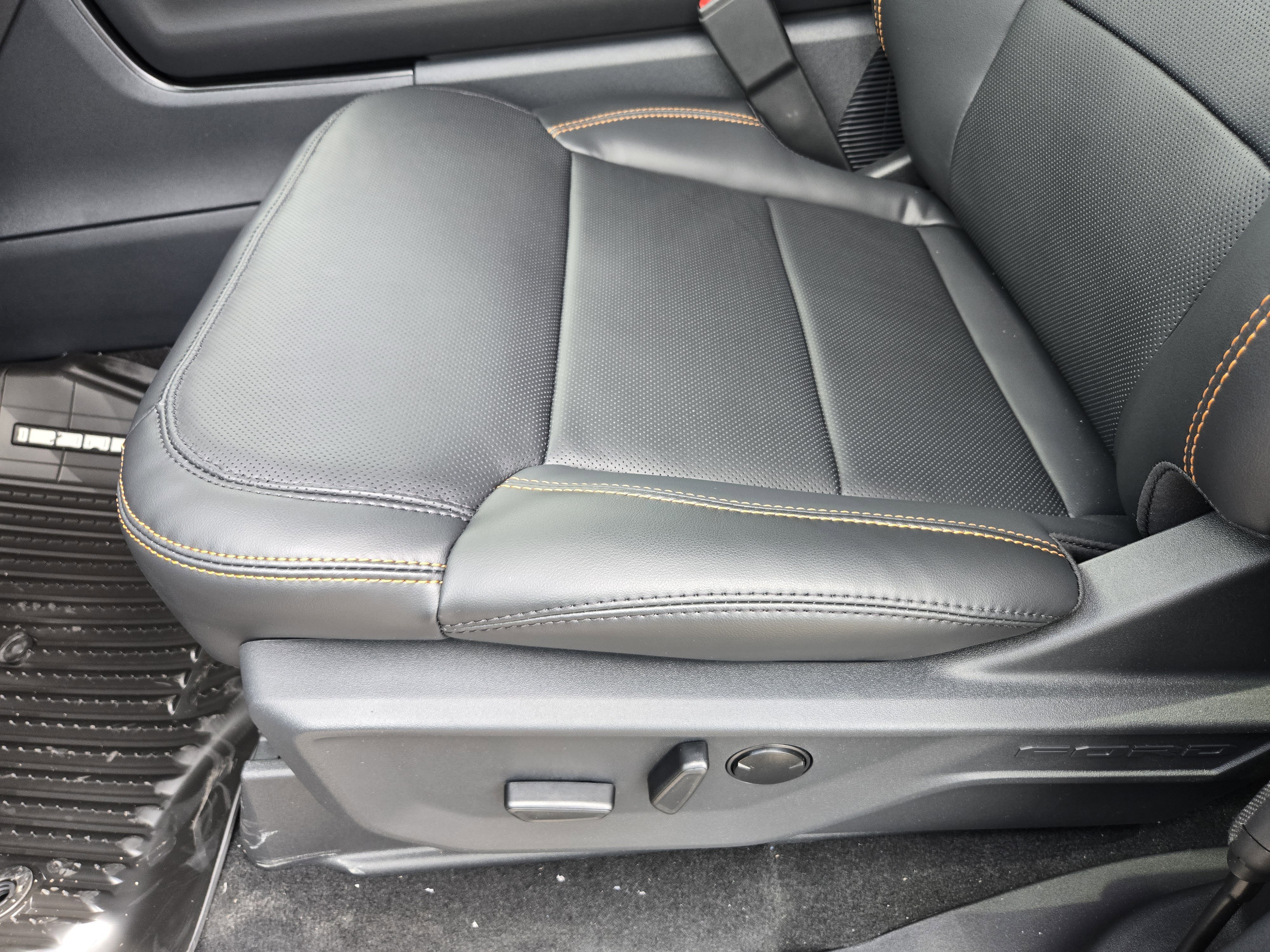 New 2026 Agate Black Metallic Ford Tremor image 14