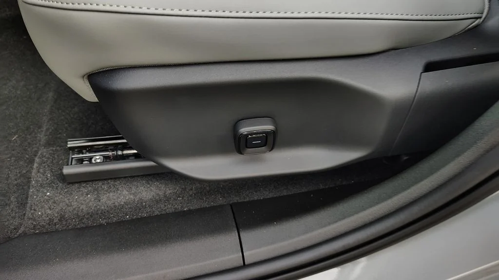 2026 Volvo EX30 Plus - Photo 8