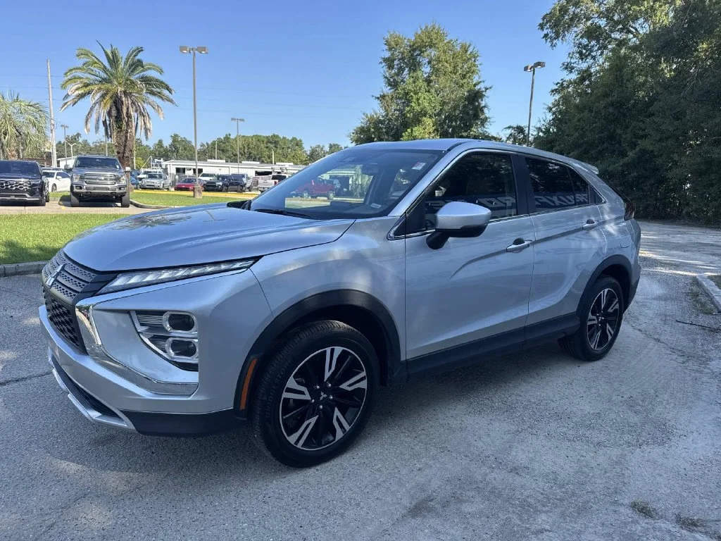 Used 2025 Alloy Silver Metallic Mitsubishi  image 6