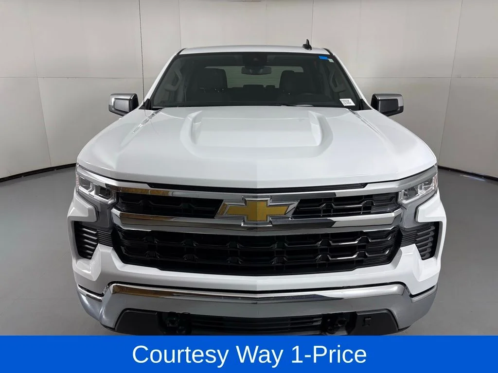 Used 2026 White Chevrolet LT image 4