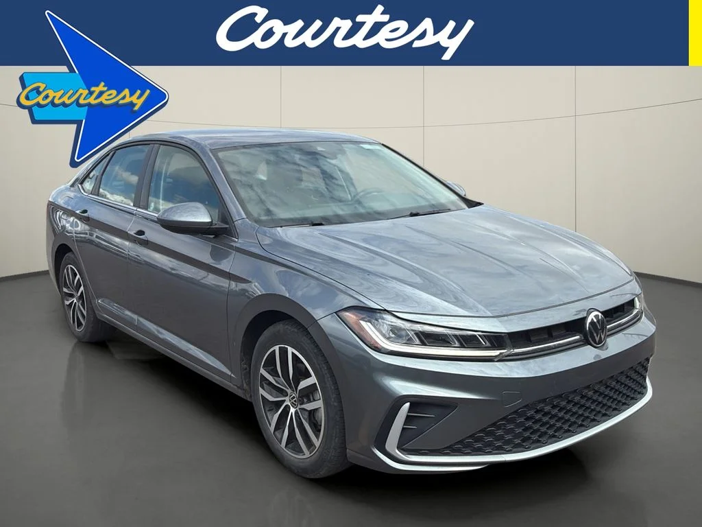 Used 2025 Platinum Gray Metallic Volkswagen 1.5T SE image 1