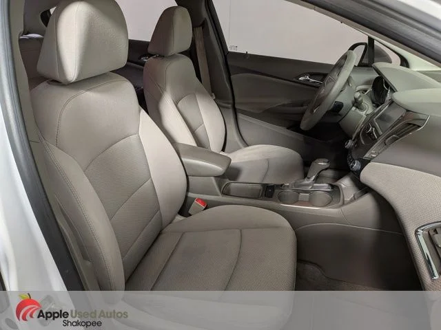 Used 2018 White Chevrolet LT image 38