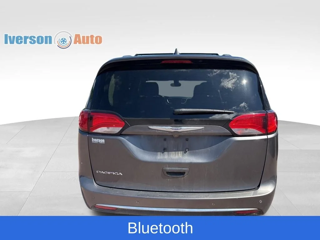 Used 2020 Gray Chrysler Touring L image 8
