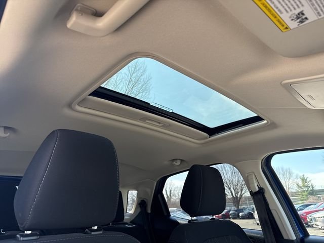 Used 2021 Blue Ford SE image 30