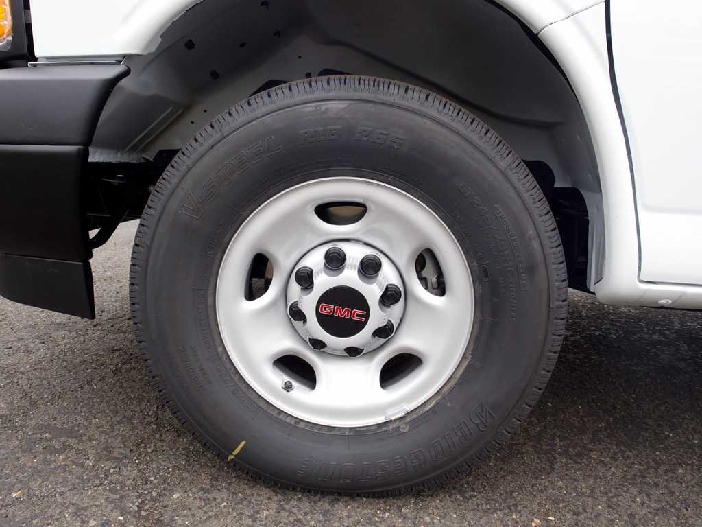 New 2026 Summit White GMC Work Van image 9