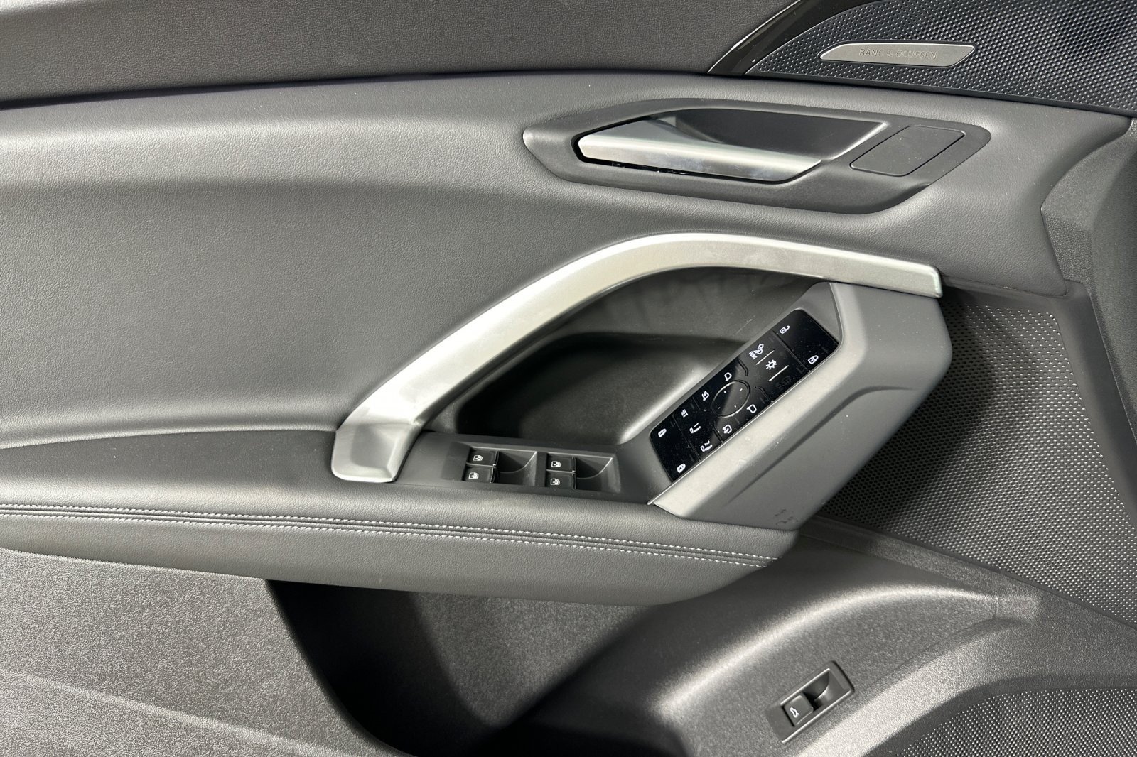 2025 Audi Q5 Premium Plus - Photo 9