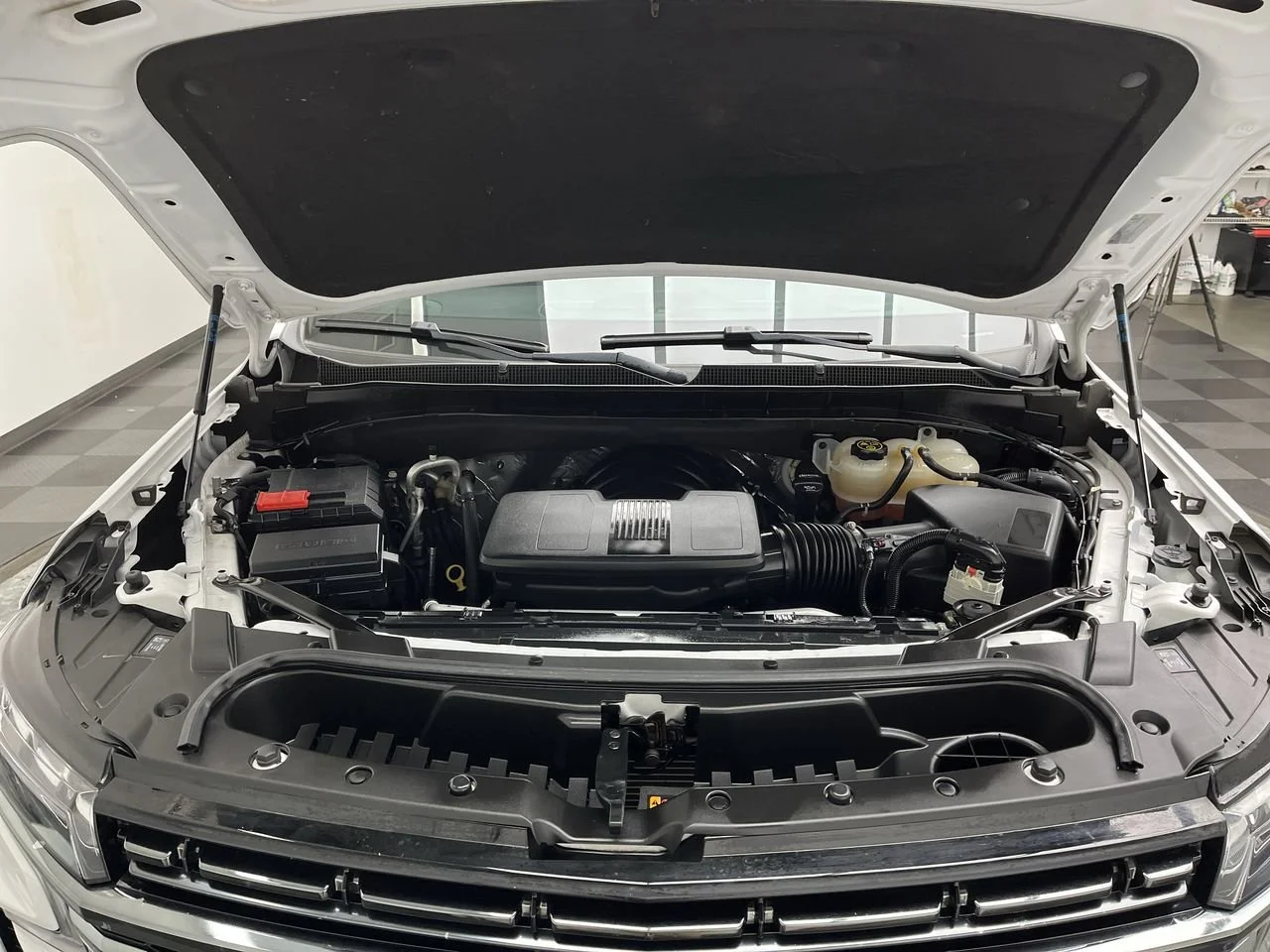 Used 2022 Summit White Chevrolet RST image 33