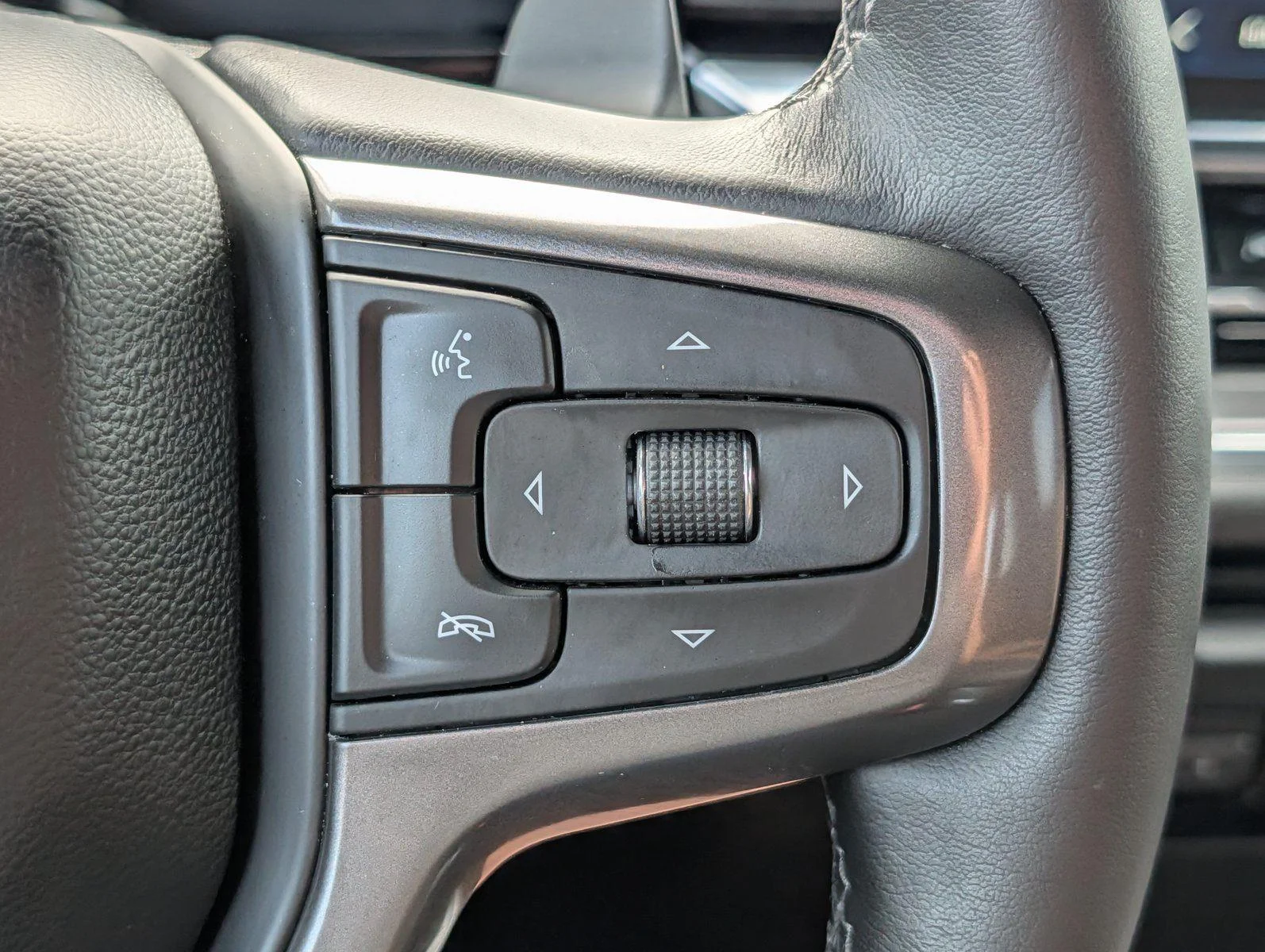 Used 2025 Sterling Gray Metallic Chevrolet High Country image 29