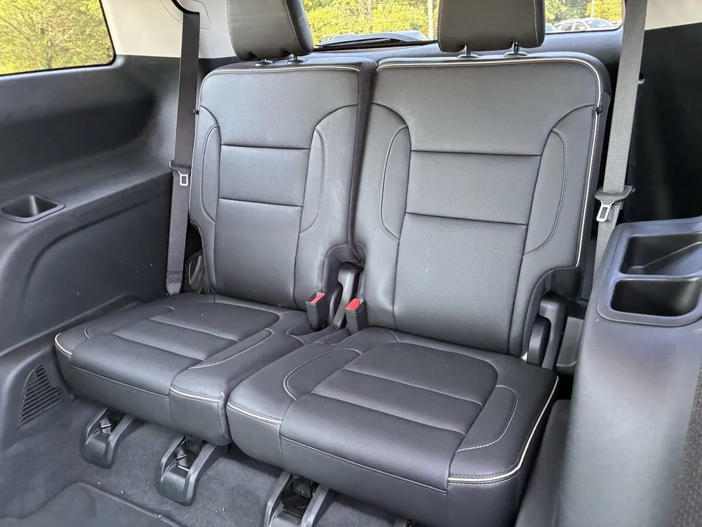 Used 2023 WHITE FROST TRICOAT GMC Denali image 19