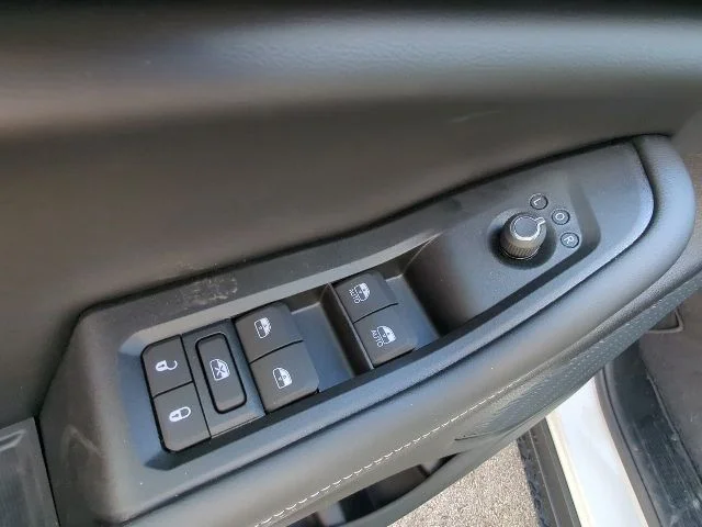 New 2026 White Jeep Altitude image 13