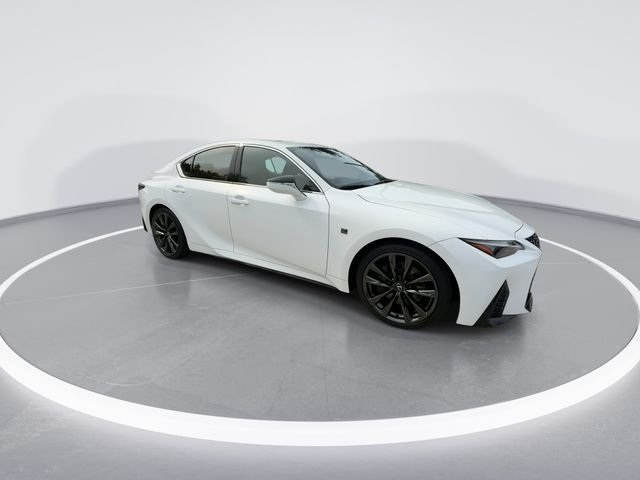 2024 Lexus IS 300 - Photo 9