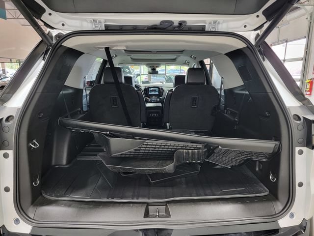 Used 2019 IRIDESCENT PEARL TRICOAT Chevrolet Premier image 36