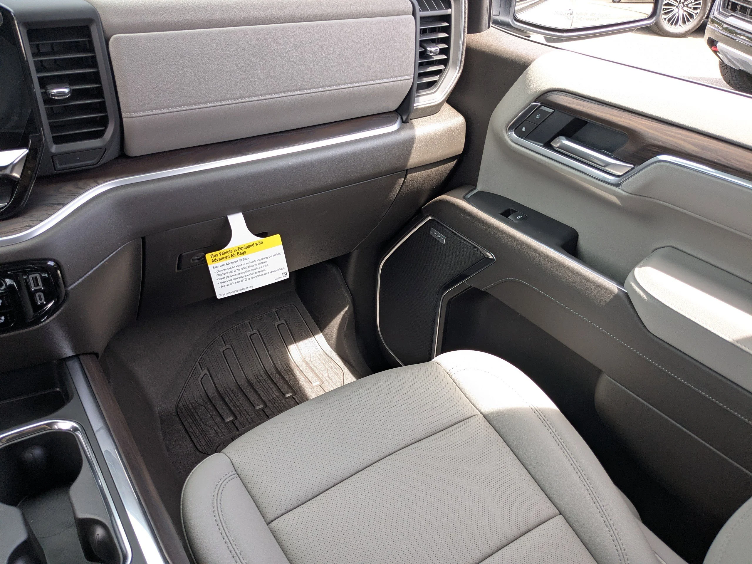 2026 GMC Sierra 1500 SLT - Photo 17