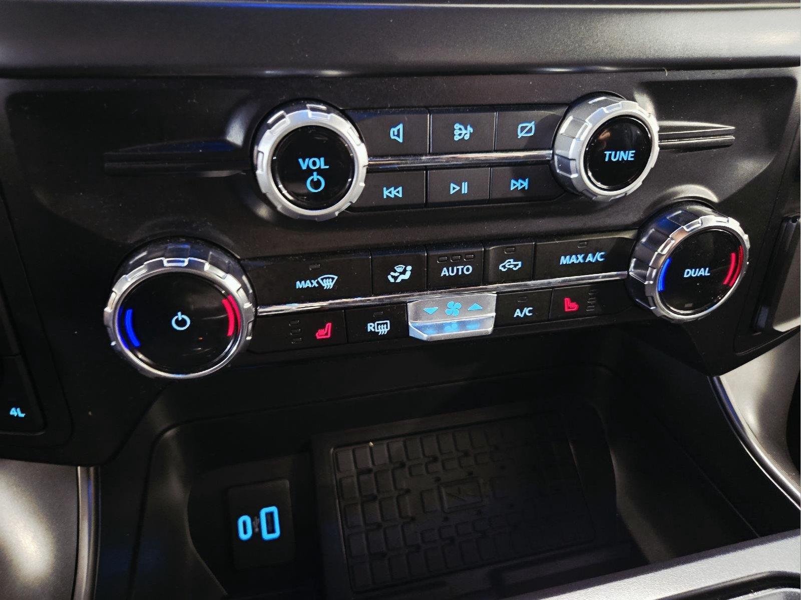 Used 2024 Blue Ford XLT image 23
