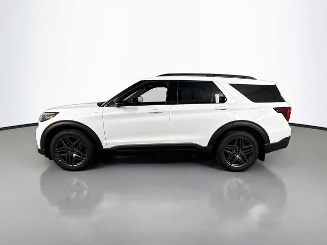 New 2026 Star White Metallic Tri-Coat Ford ST-Line image 39
