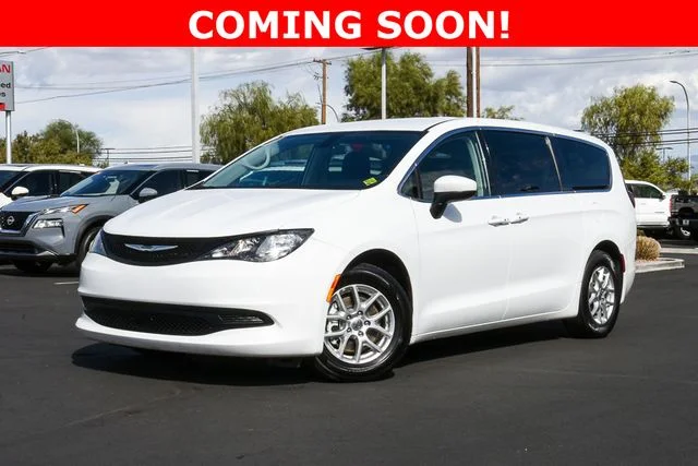 Used 2022 White Chrysler LX image 9
