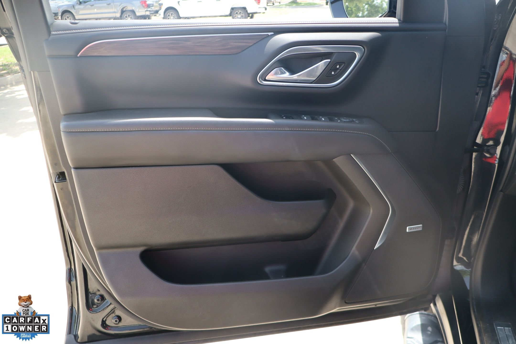 Used 2023 Black Chevrolet Z71 image 12