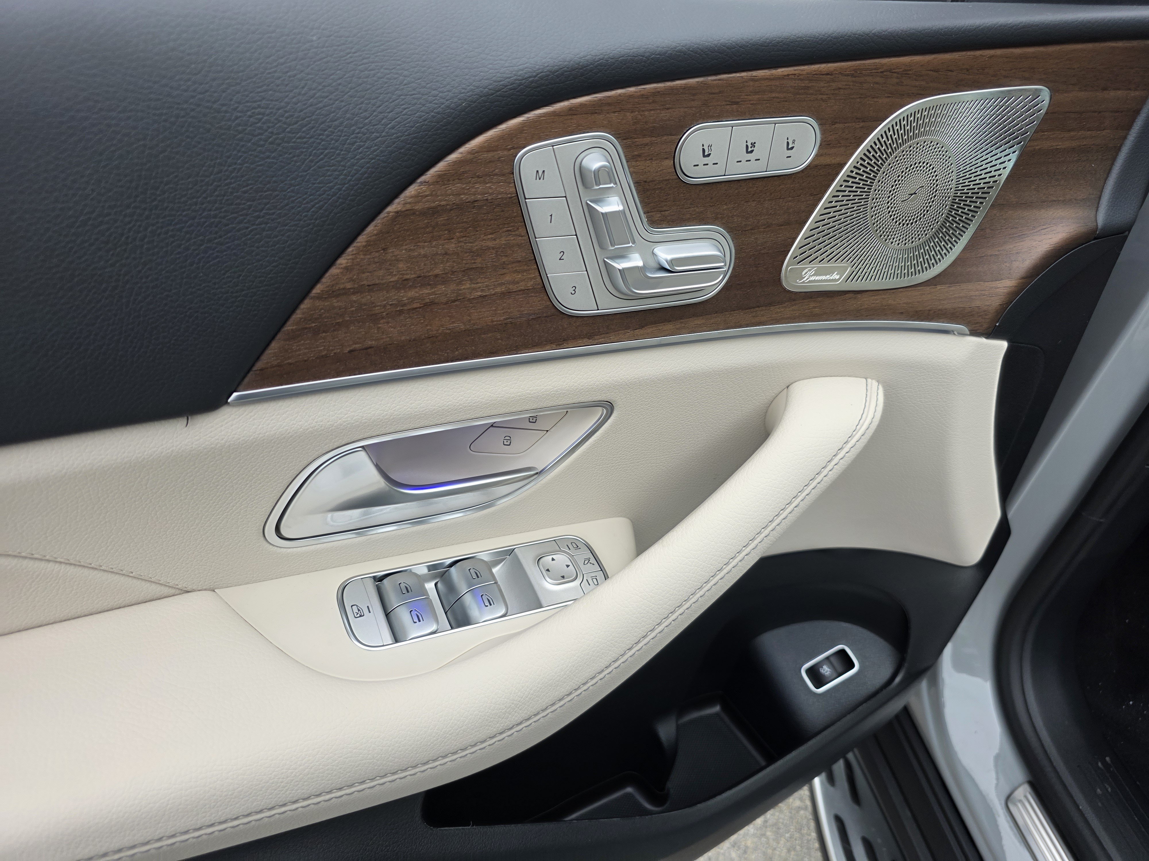 New 2026 MANUFAKTUR Alpine Grey Mercedes-Benz GLS 450 image 42