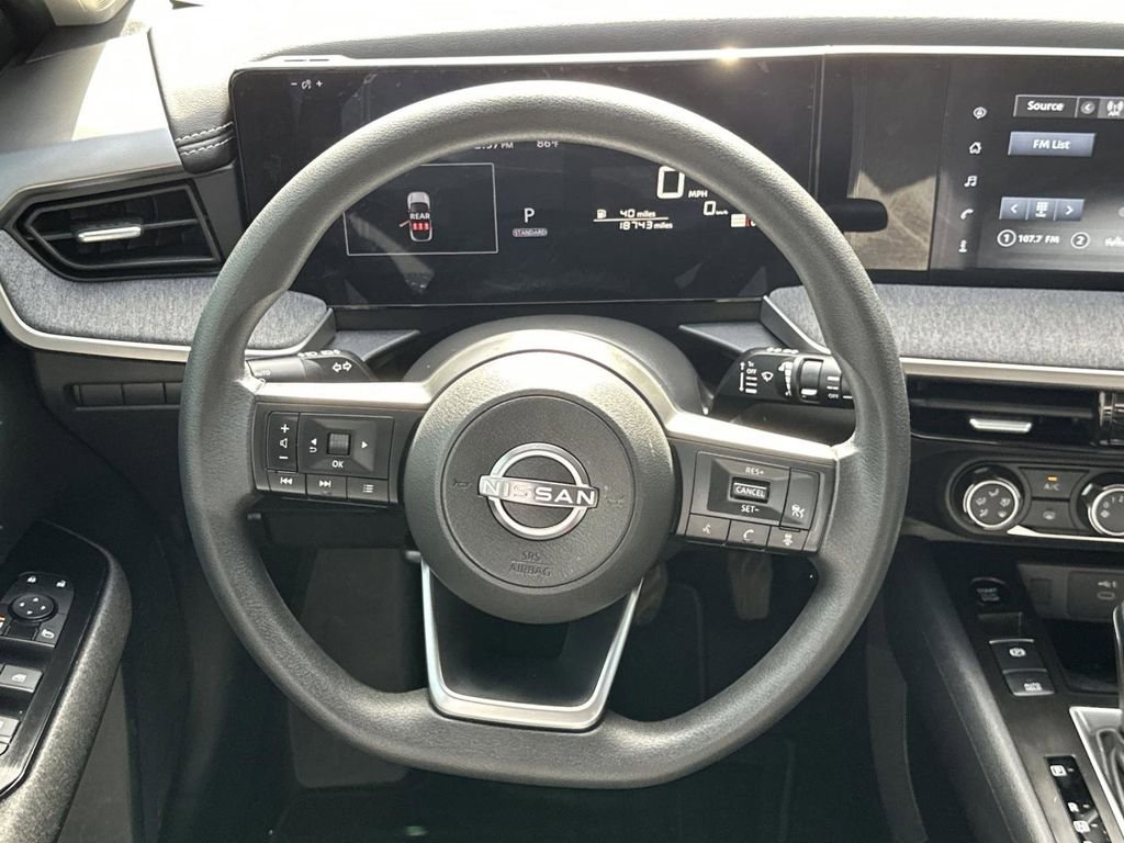 Used 2025 Brown Nissan SV image 11