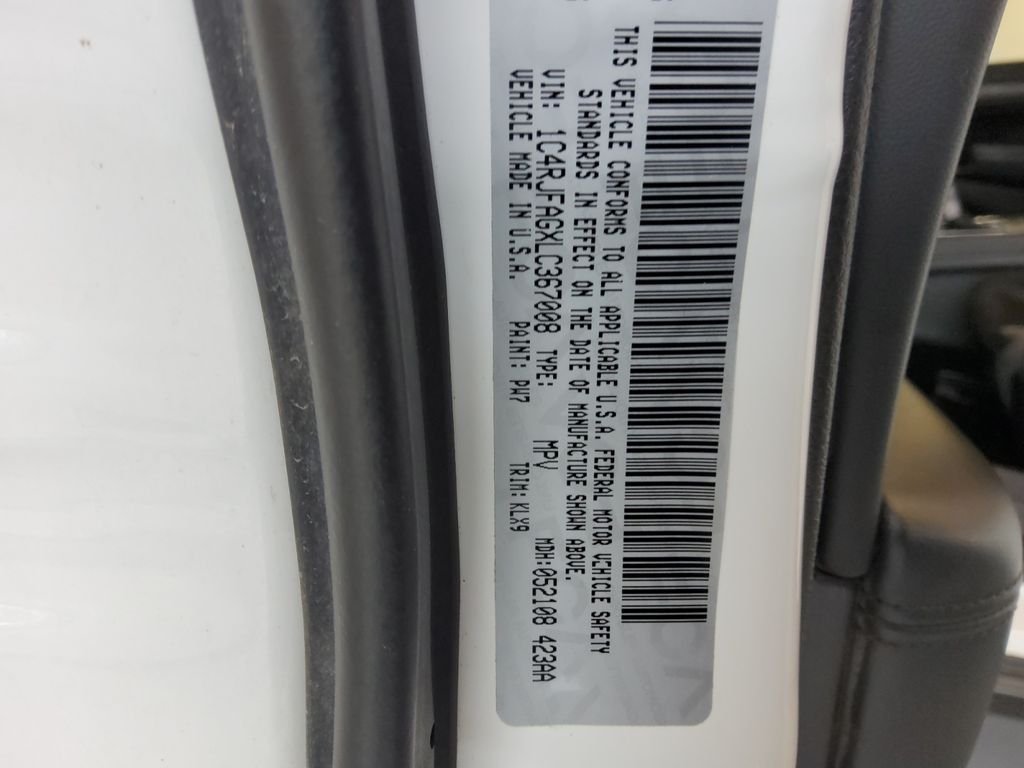Used 2020 White Jeep Laredo image 20