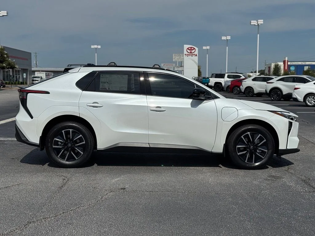 New 2026 Wind Chill Pearl Toyota XLE image 7