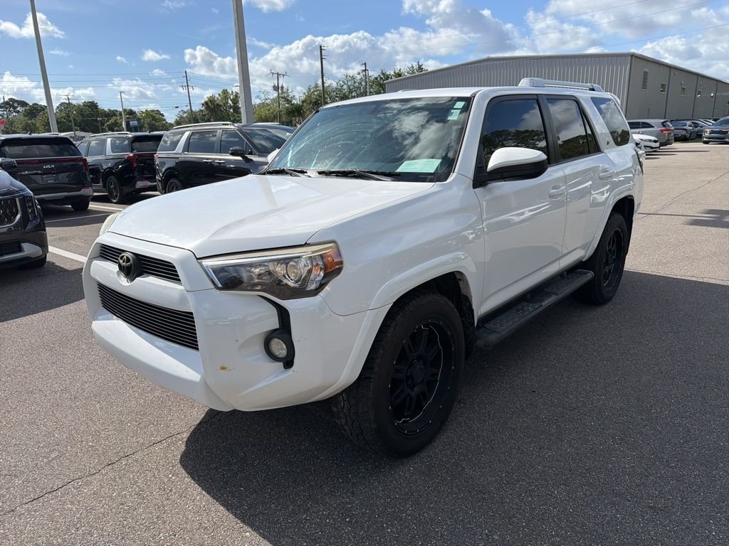 Used 2016 White Toyota SR5 image 8