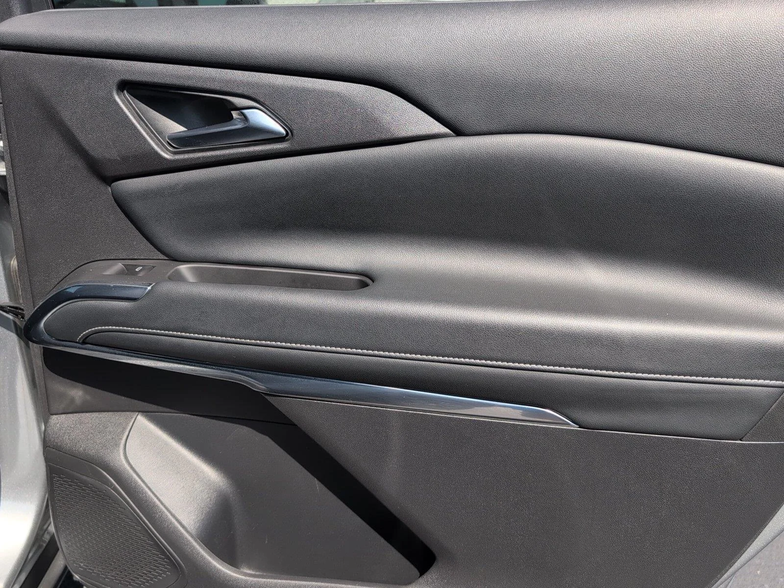 Used 2025 Sterling Gray Metallic Chevrolet LT image 37