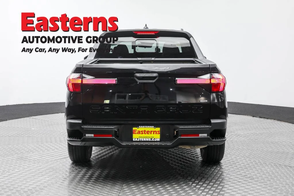 Used 2022 Black Hyundai SEL image 6
