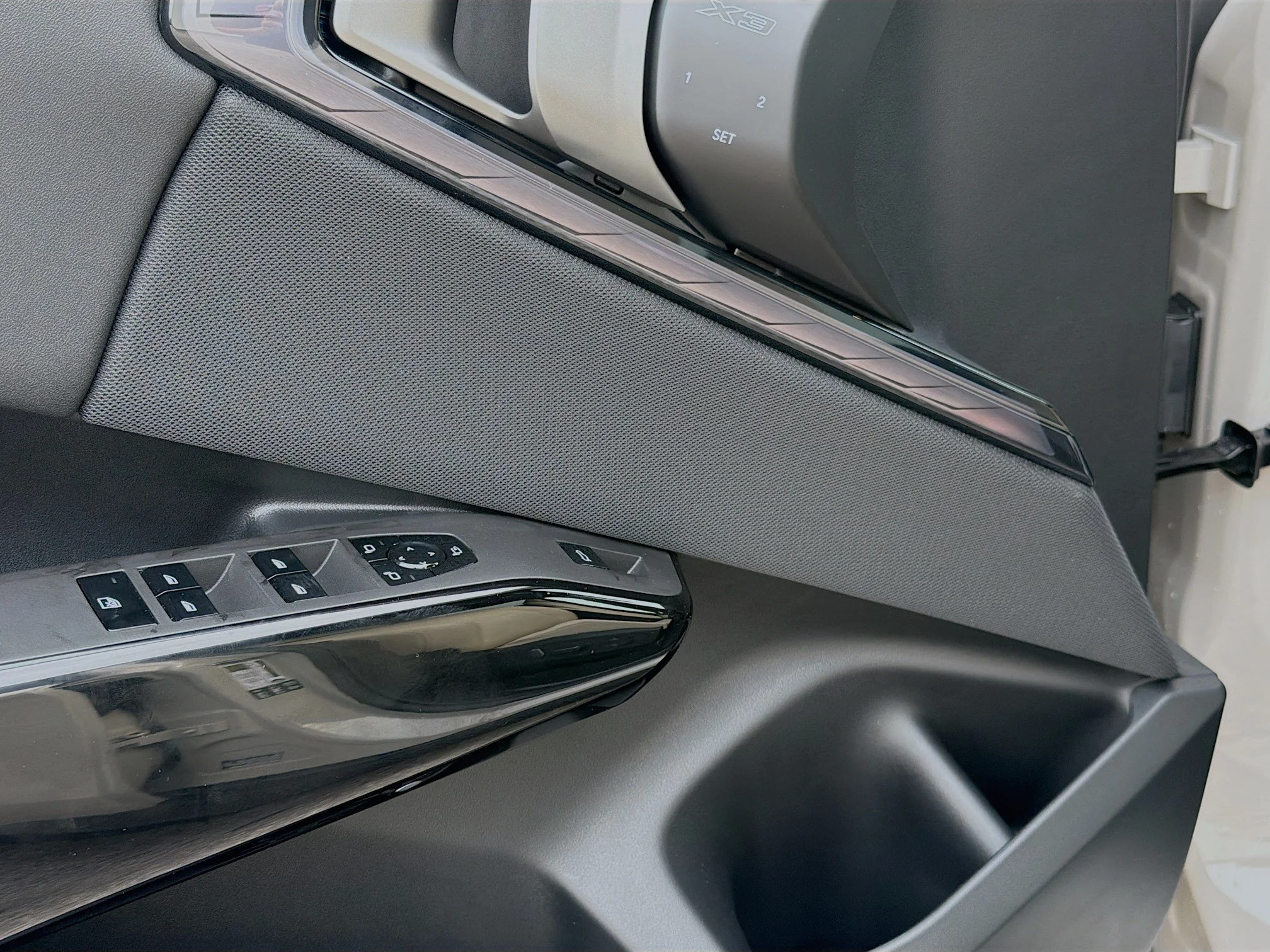 New 2026 Dune Grey Metallic BMW 30 xDrive image 24