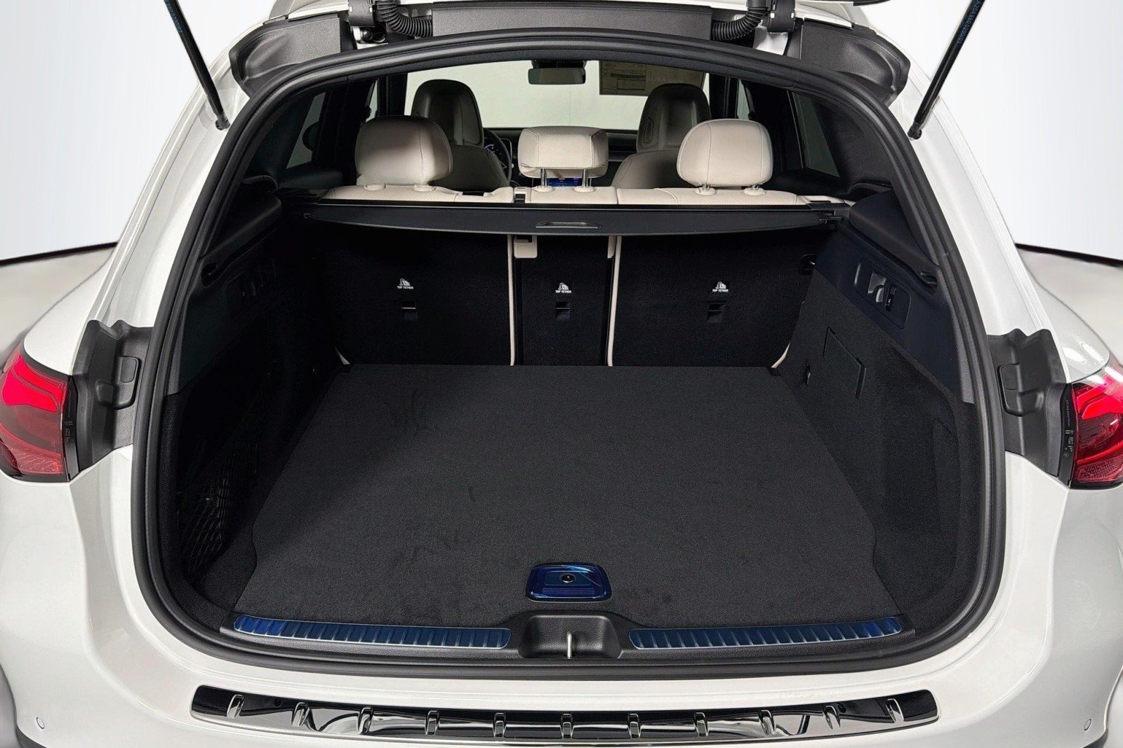New 2026 Polar White Mercedes-Benz GLC 300 SUV image 21
