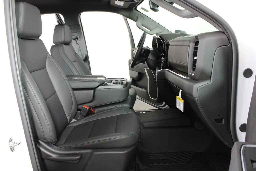 New 2026 Summit White Chevrolet LT image 17