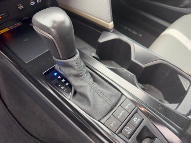 Certified Used 2025  Toyota SE image 25