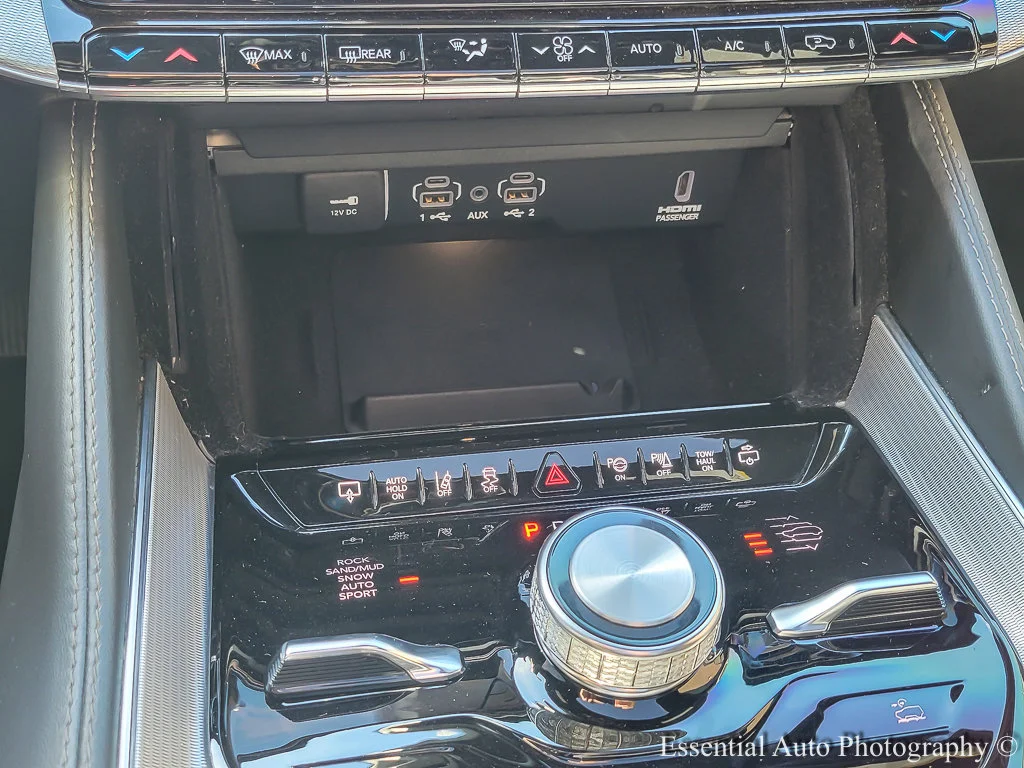 Used 2022 Bright White Clearcoat Jeep Series I image 18