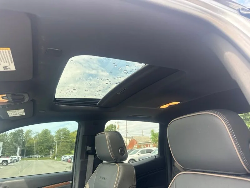 Used 2024 Silver GMC Denali image 5
