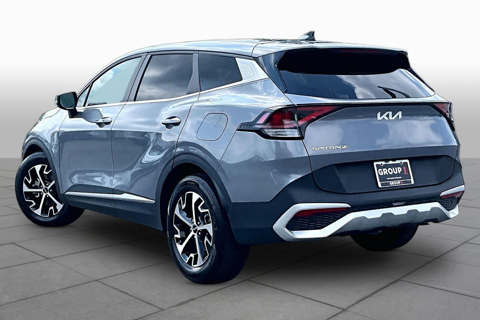 Used 2024 Everlasting Silver Kia EX image 12