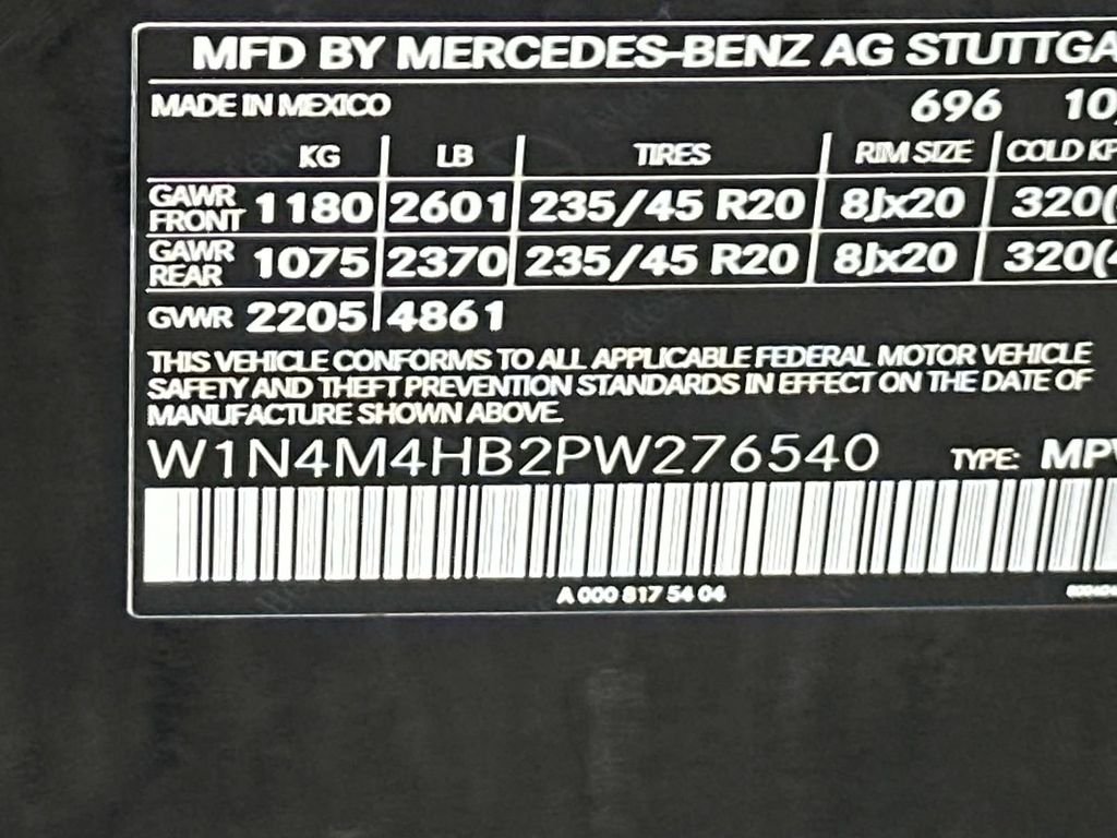 Used 2023  Mercedes-Benz GLB 250 image 32