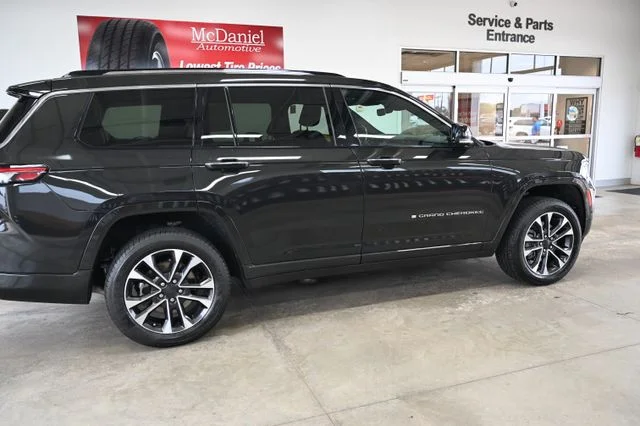 Used 2022 Gray Jeep Overland image 5