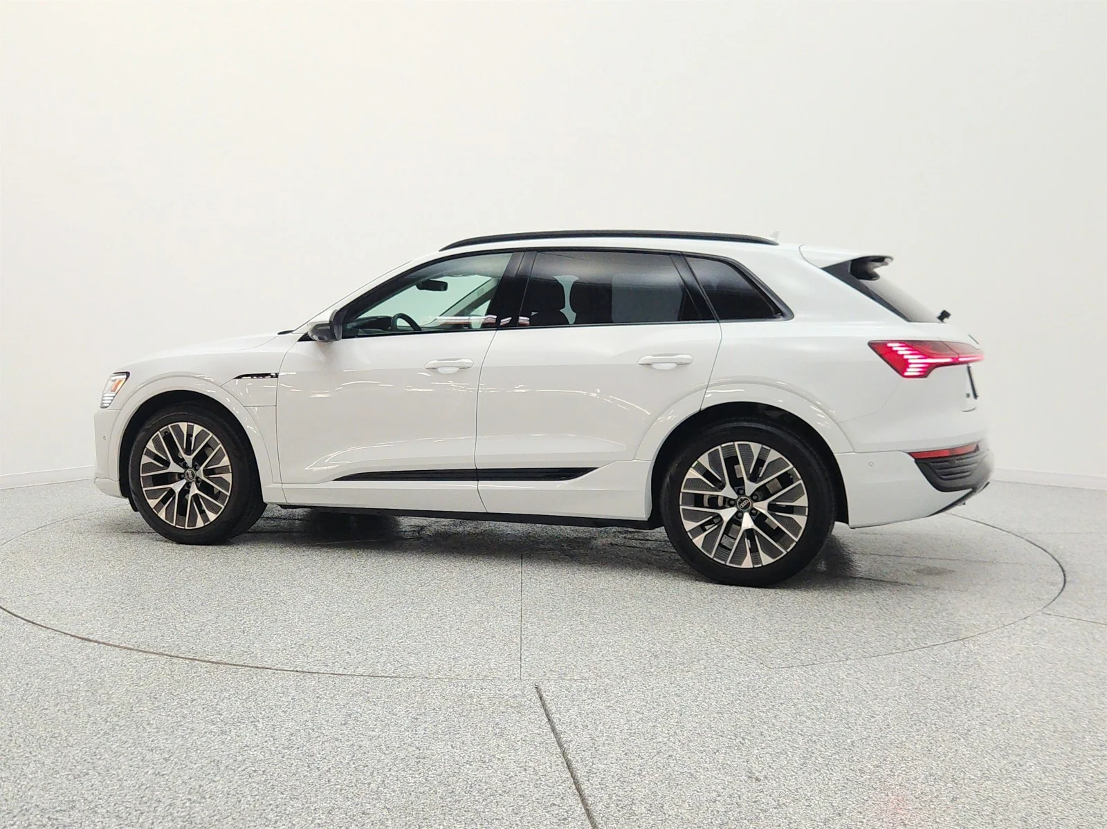Used 2024 Glacier White Metallic Audi Premium Plus quattro image 8