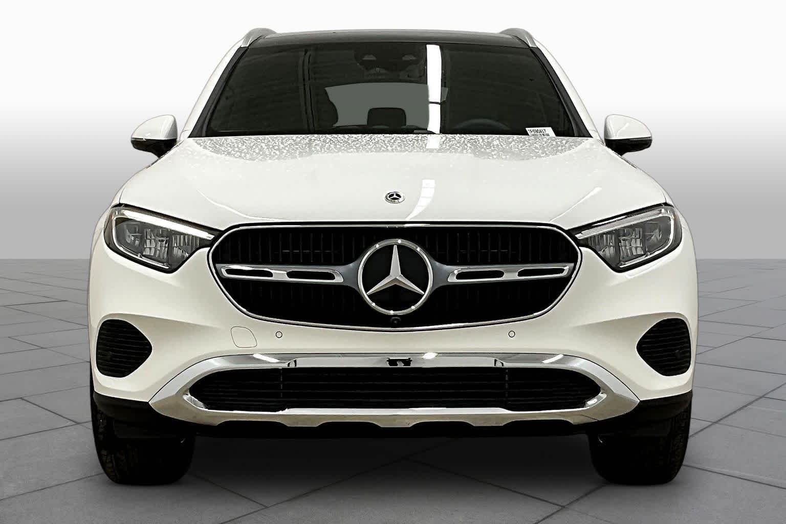 New 2026 Polar White Mercedes-Benz GLC 300 image 3