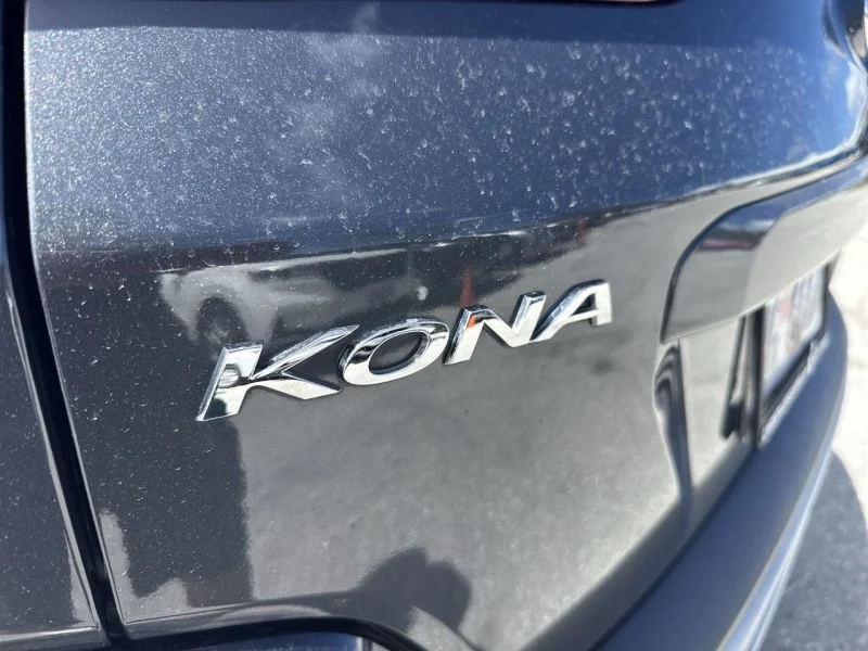 Used 2022 Gray Hyundai SE image 11