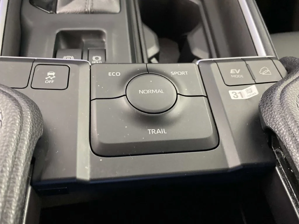 Used 2025 Cloud Toyota XLE image 23