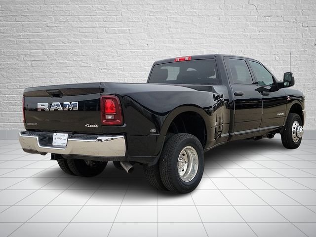 New 2026 Diamond Black Crystal Pearl-Coat Exterior Paint RAM Big Horn image 4