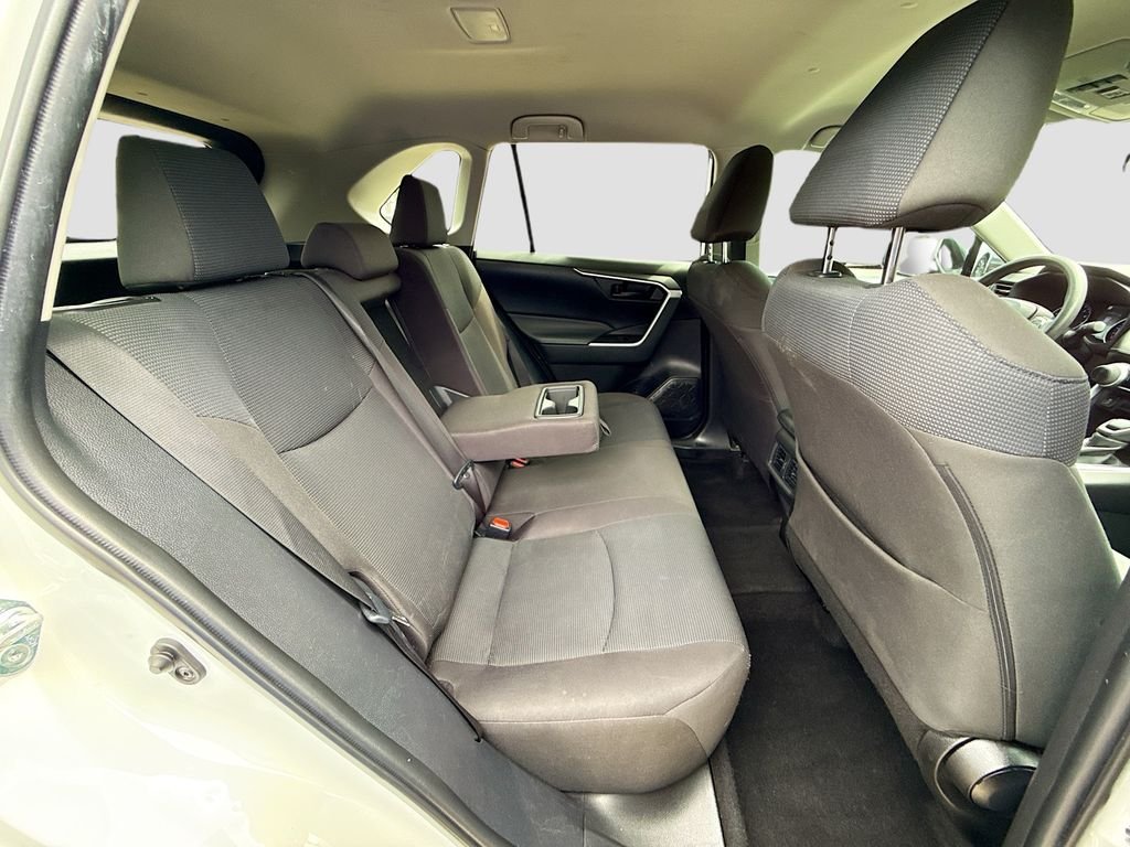 Used 2022 White Toyota LE image 25