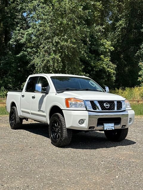 Used 2011 Blizzard Pearl Nissan SL image 2