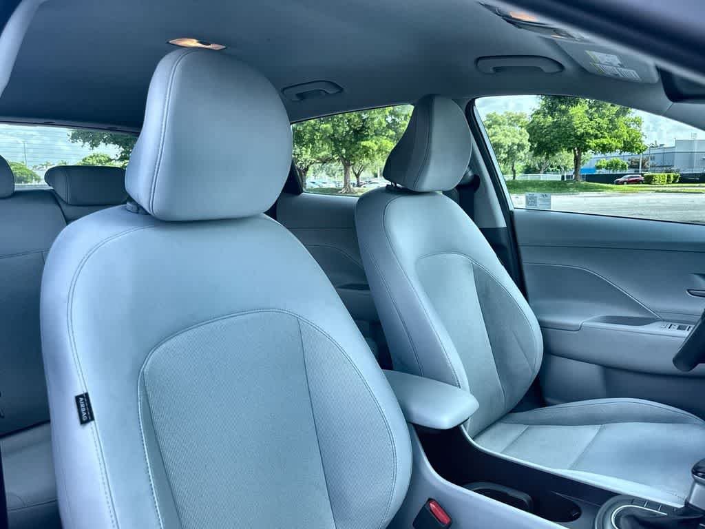 Used 2024 Atlas White Hyundai SE image 26